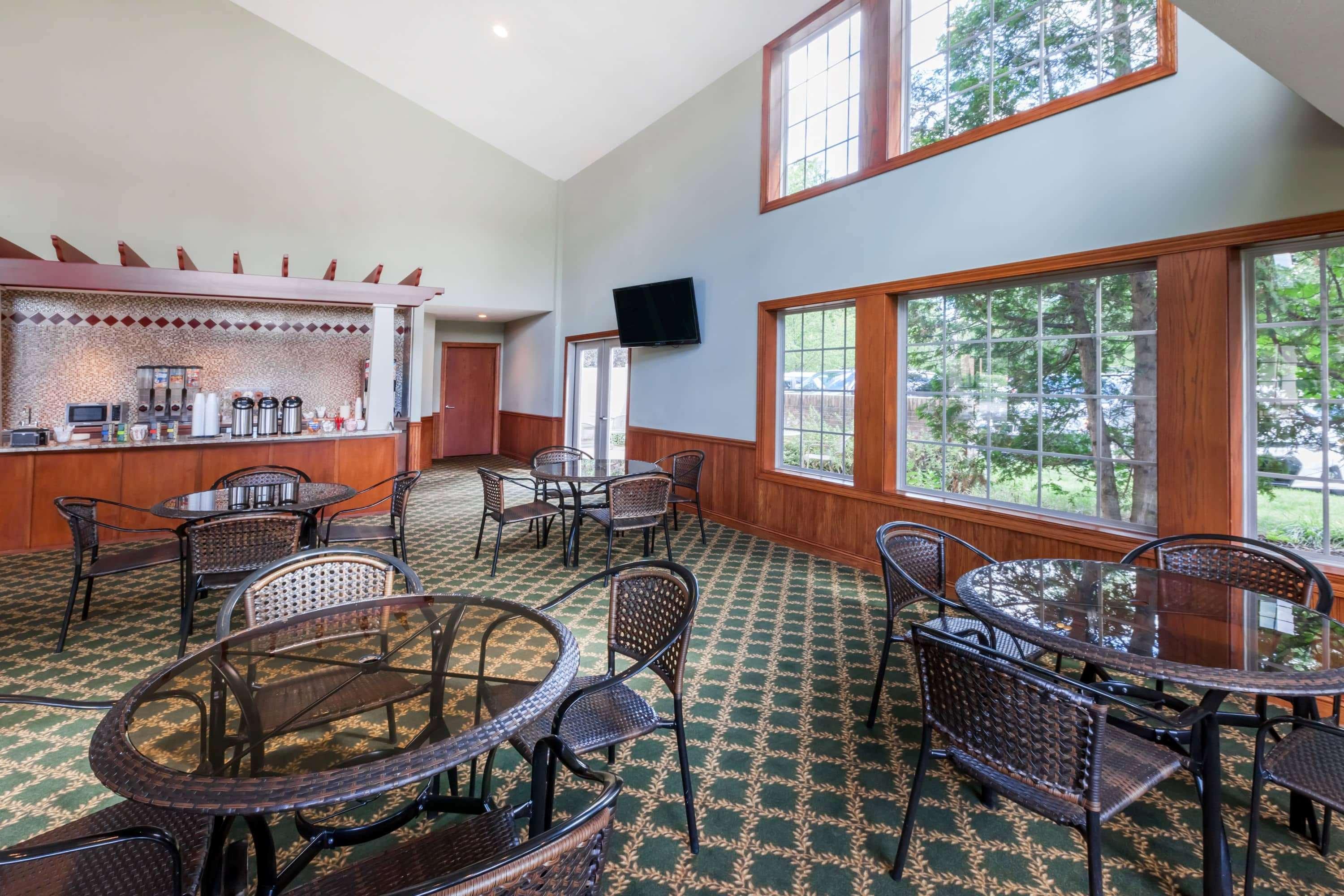 Howard Johnson By Wyndham Traverse City Exterior foto