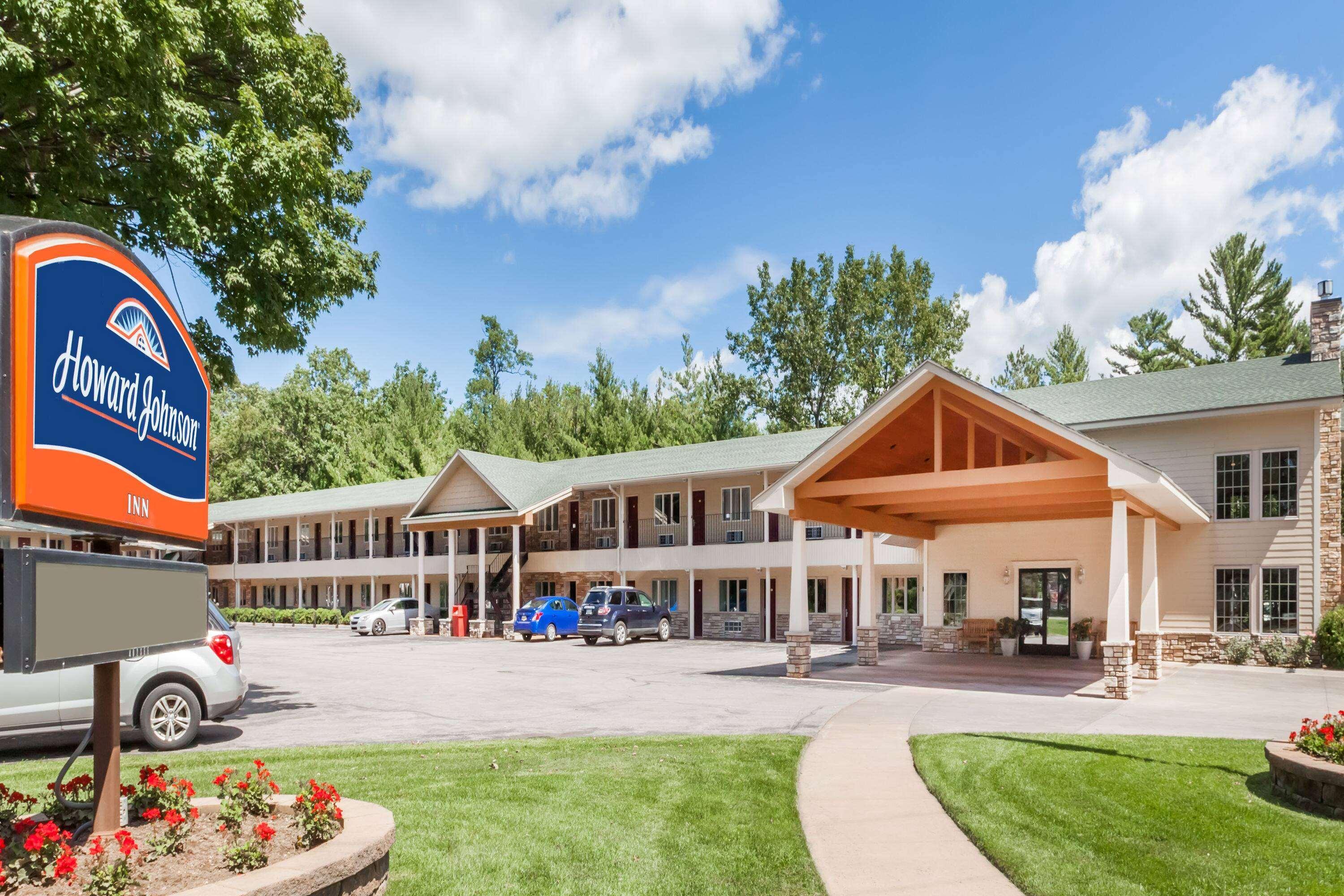 Howard Johnson By Wyndham Traverse City Exterior foto