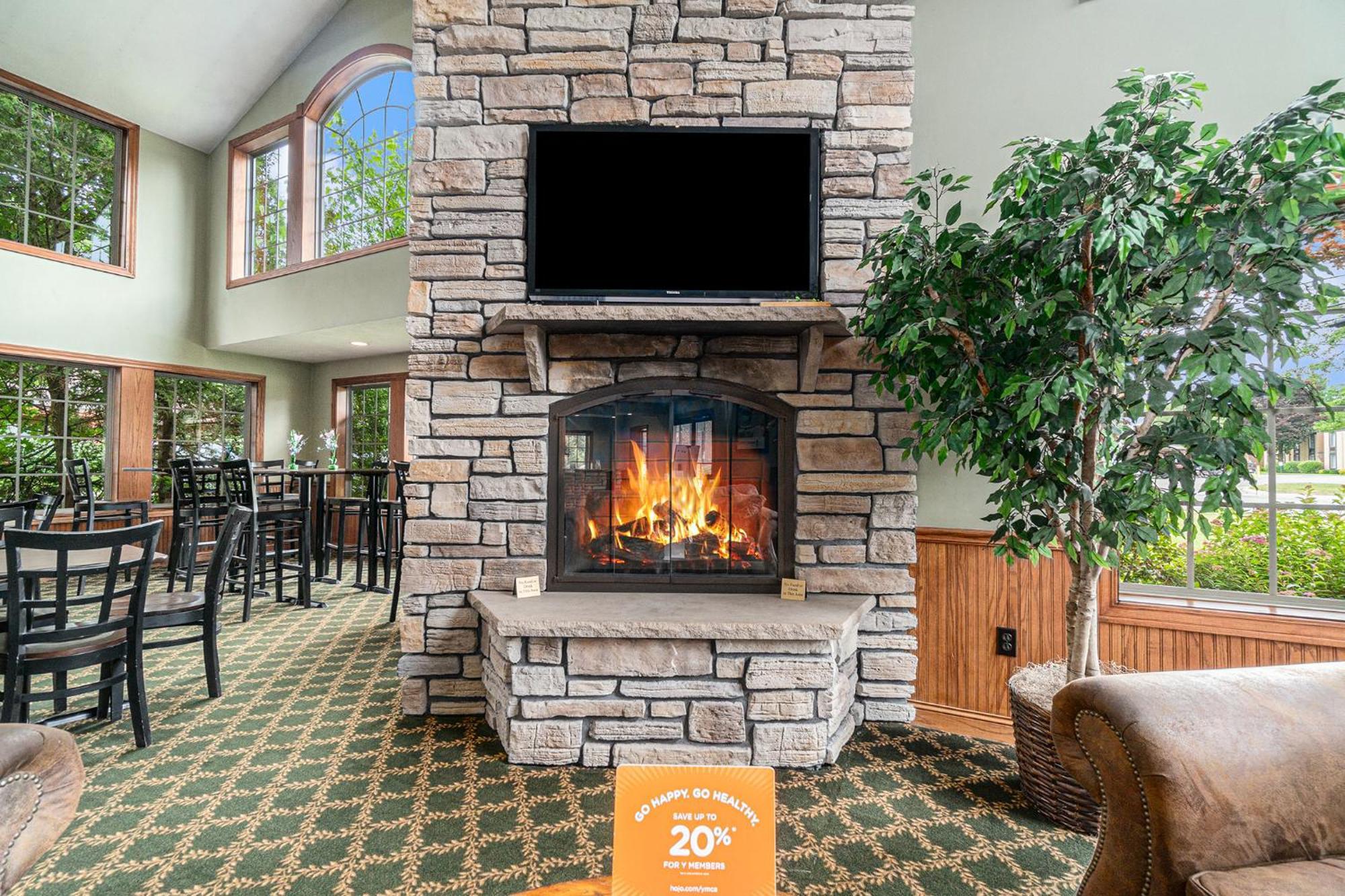 Howard Johnson By Wyndham Traverse City Exterior foto