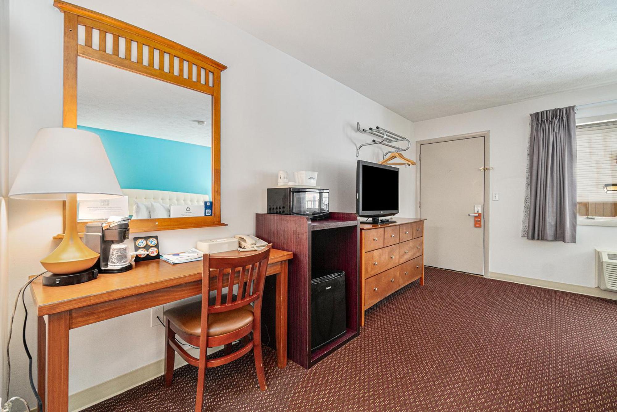Howard Johnson By Wyndham Traverse City Exterior foto