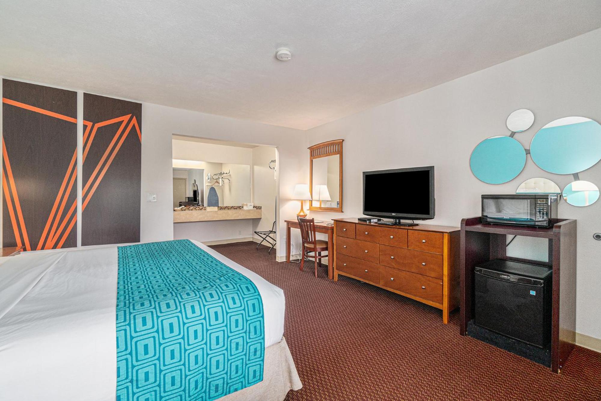 Howard Johnson By Wyndham Traverse City Exterior foto
