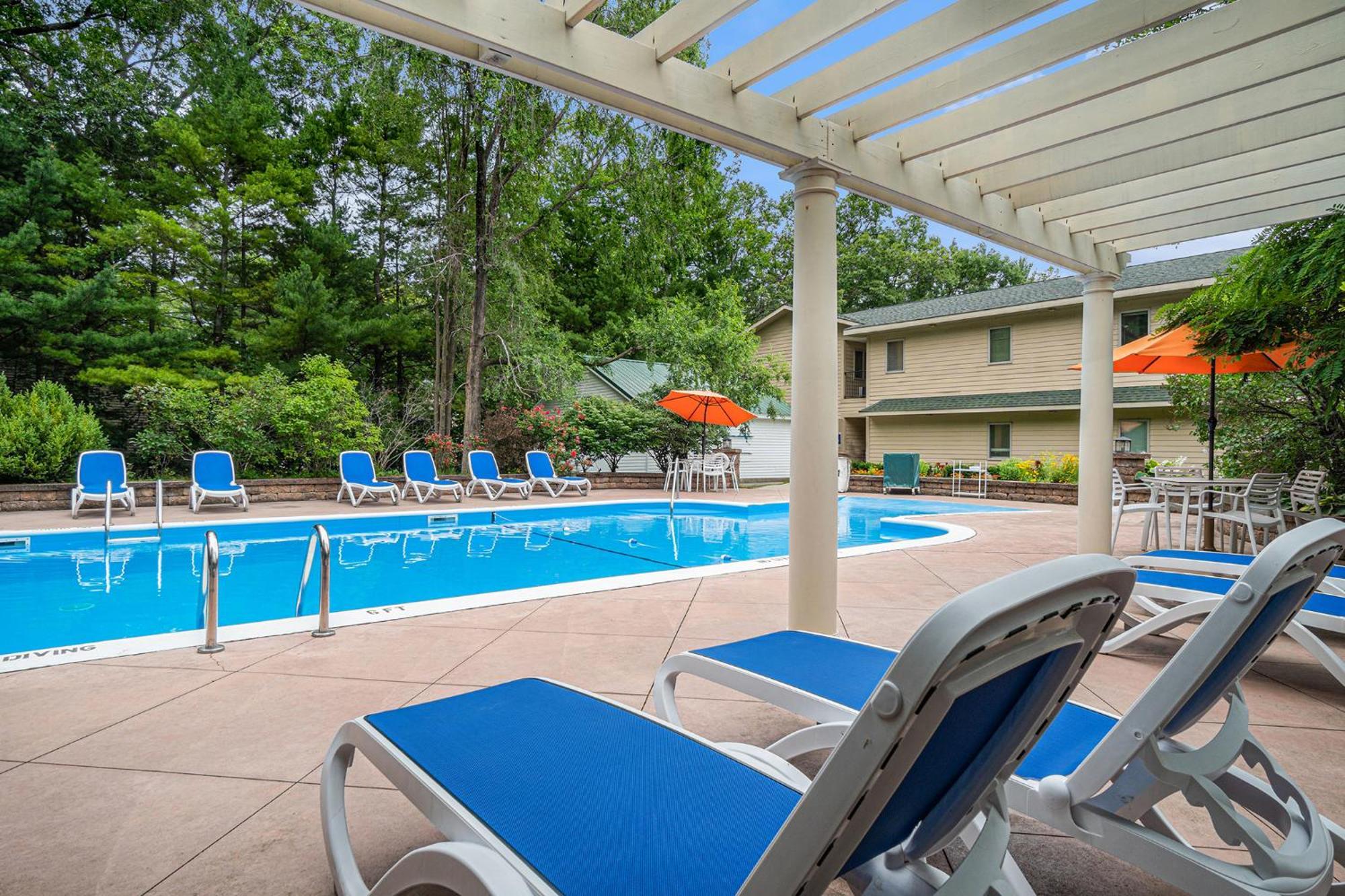 Howard Johnson By Wyndham Traverse City Exterior foto
