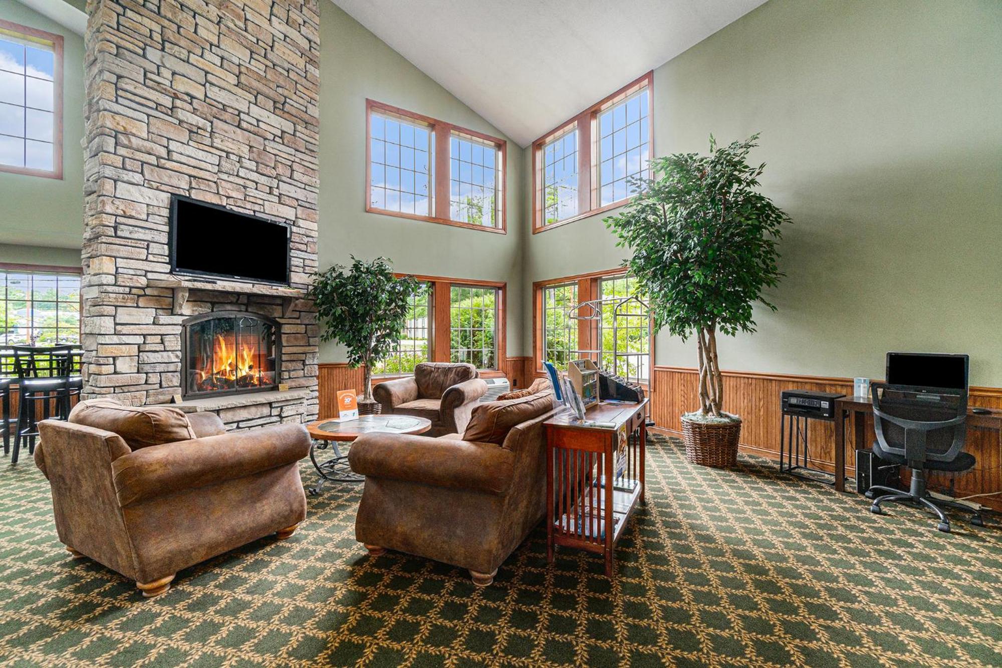 Howard Johnson By Wyndham Traverse City Exterior foto